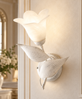 Applique Shabby Chic in Ferro Bianco e Argento o Avorio e Oro con Vetri Alabastro – Be Light Olga, 1 Luce ambientata