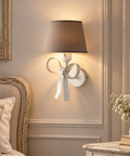 Applique Shabby Chic in Ferro Bianco con Paralumi Tortora – Be Light Lucy, 1 Luce ambientata