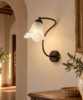 Applique Vintage in Ferro Marrone o Avorio e Oro con Vetri Alabastro – Be Light Alice, 1 Luce ambientata