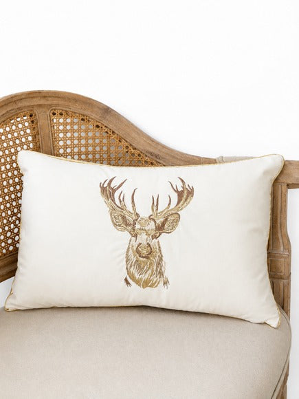Cuscino Cervo Gold in Velluto Panna con Ricamo Oro – Polvere di Stelle by Mata Creazioni
