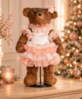 Orsetta Ballerina in Peluche con Supporto Marrone e Rosa – Goodwill, 46cm in ambientazione natalizia