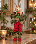 Coniglio Natalizio Decorativo Woodland in Velluto Rosso e Verde – Goodwill, 36cm in ambientazione natalizia