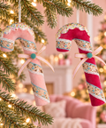 Decorazione Natalizia Candy Cane in Tessuto Glitterato Rosa – Goodwill in ambientazione natalizia