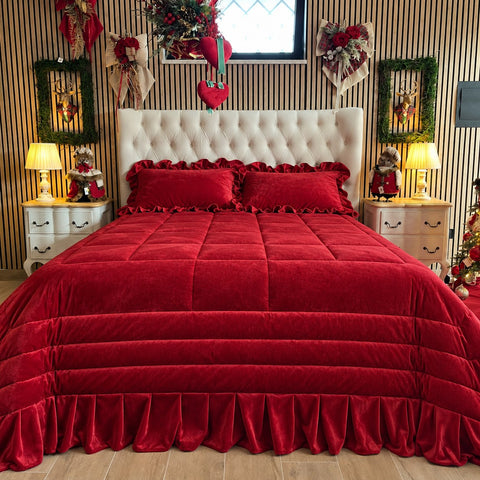 Trapunta matrimoniale in velluto con balza plissettata colore Rosso – Kaluka Shabby Chic