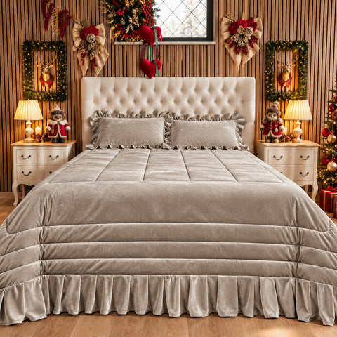 Trapunta matrimoniale in velluto con balza plissettata colore Tortora Chiaro – Kaluka Shabby Chic